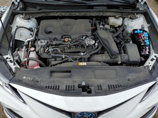 Toyota Camry Le Image 11