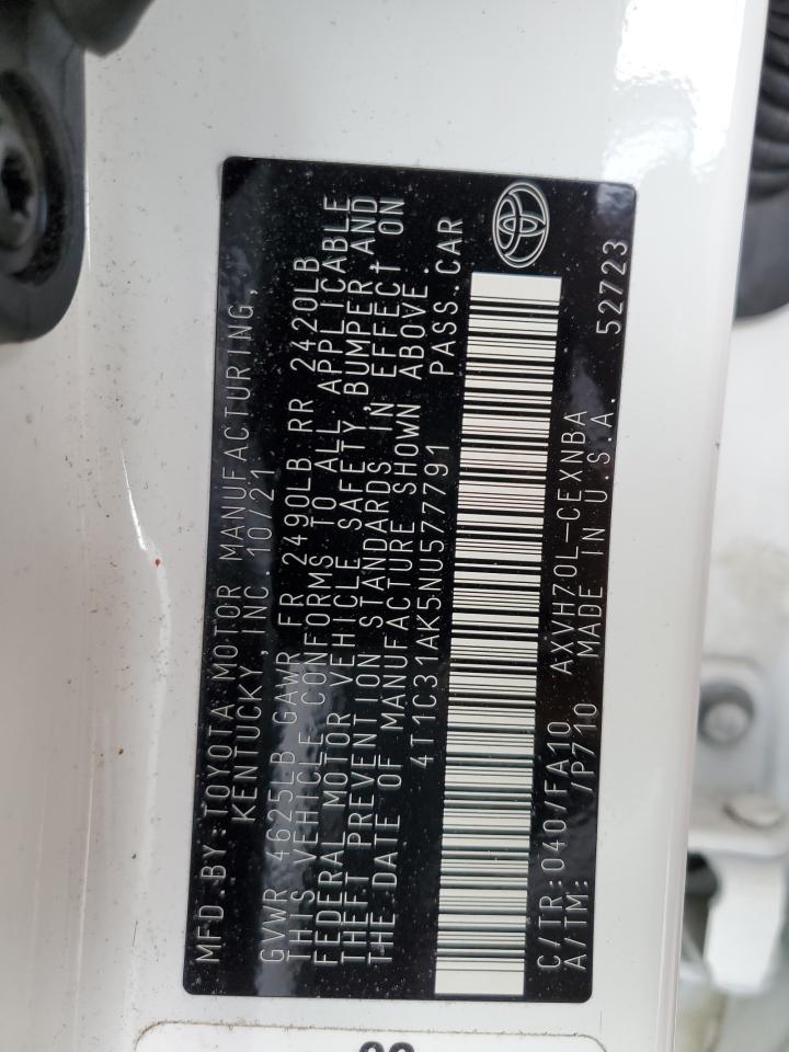 Toyota Camry Le Image 12