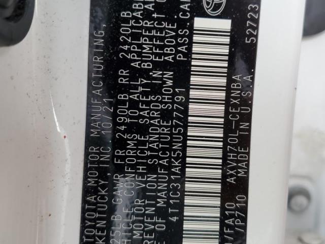 Toyota Camry Le Image 12