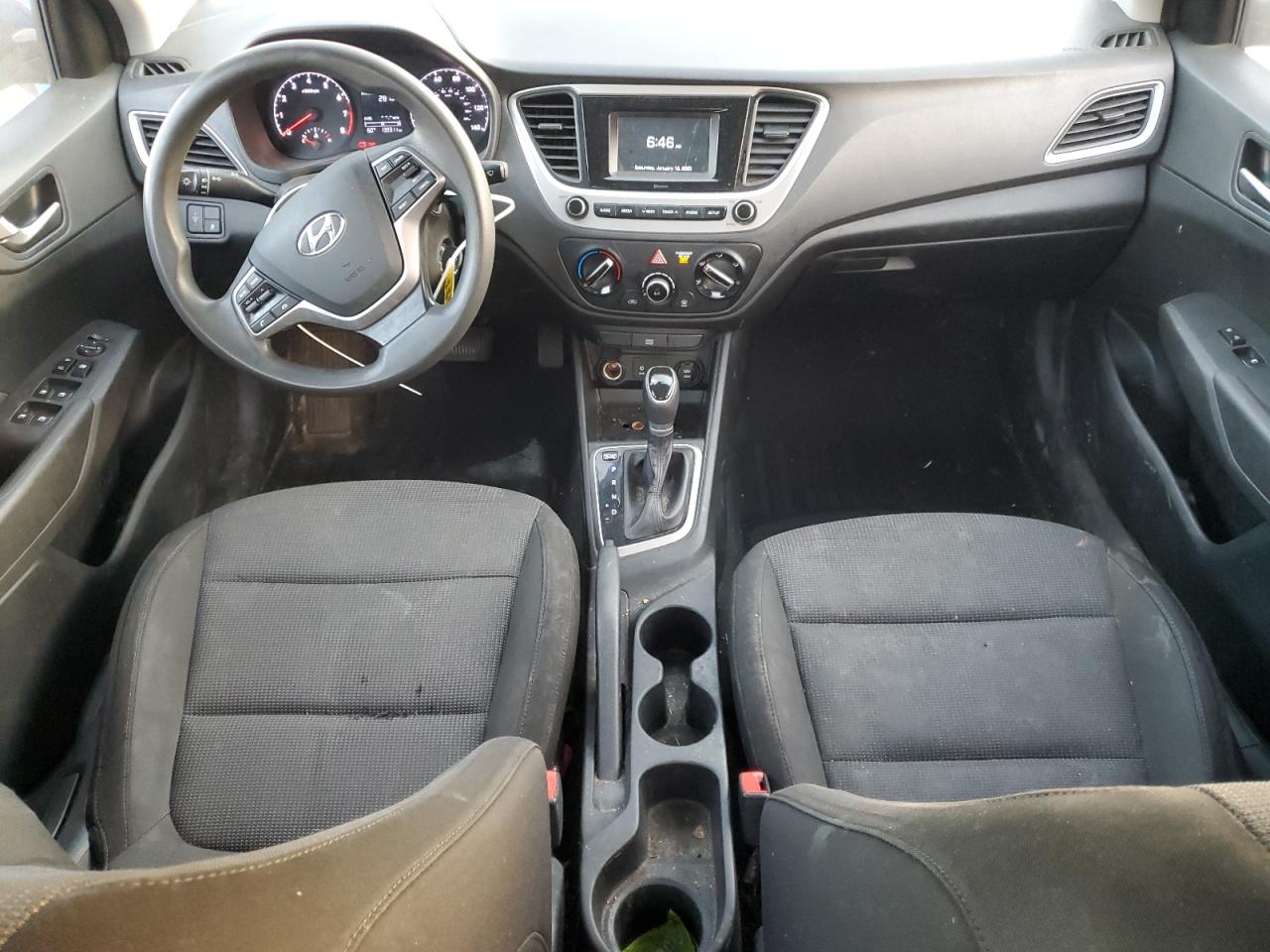 Hyundai ACCENT Se Image 8