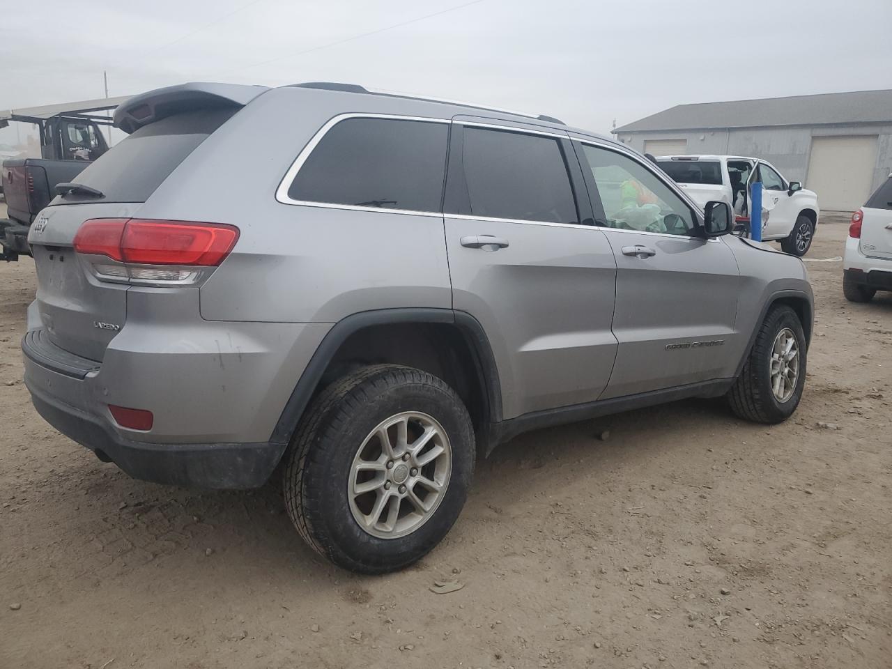 Jeep Grand Cherokee Laredo Image 3