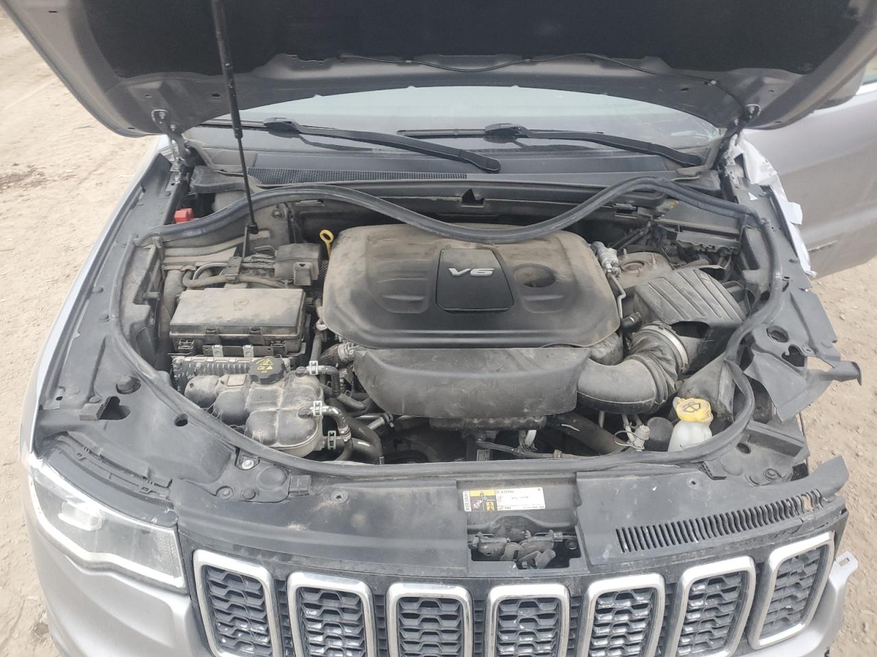 Jeep Grand Cherokee Laredo Image 12