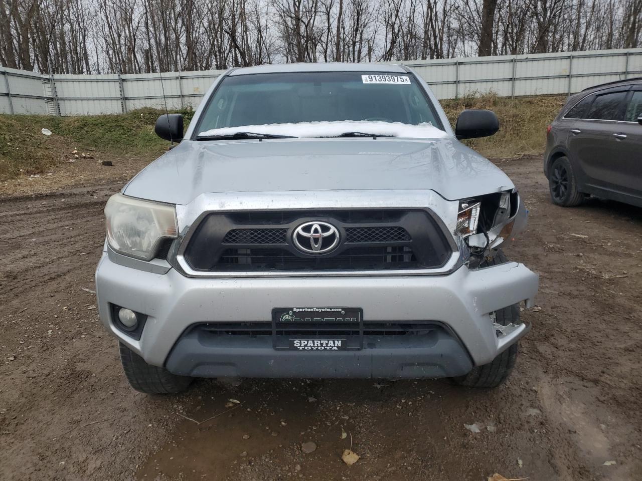 Toyota Tacoma Image 4