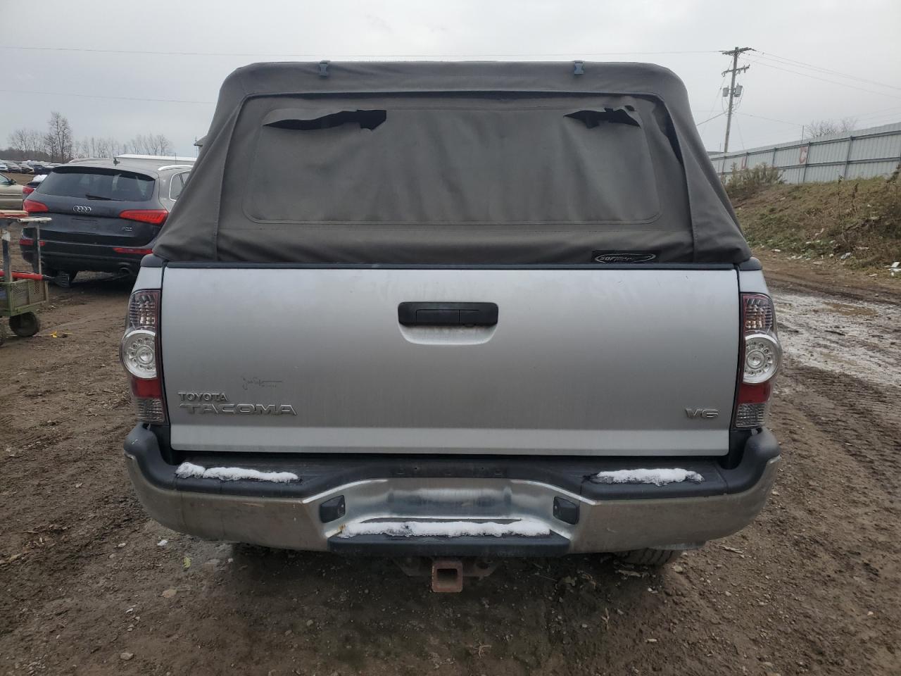 Toyota Tacoma Image 3