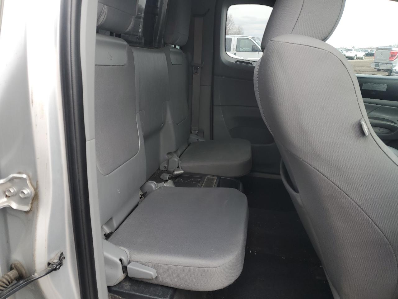 Toyota Tacoma Image 8