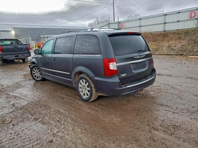 Chrysler Minivan Touring L Image 2