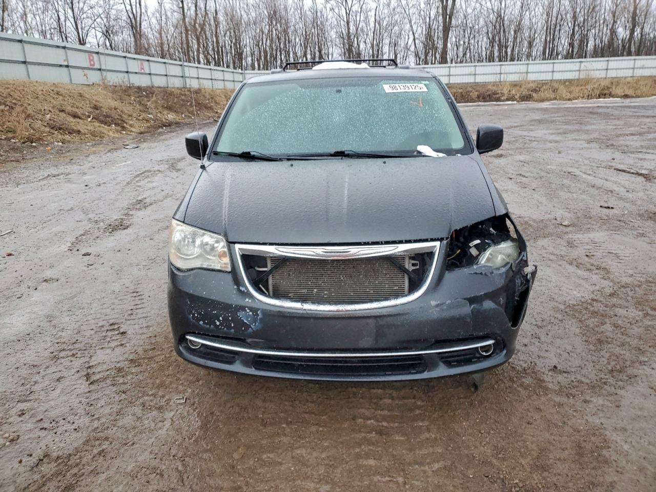 Chrysler Minivan Touring L Image 6