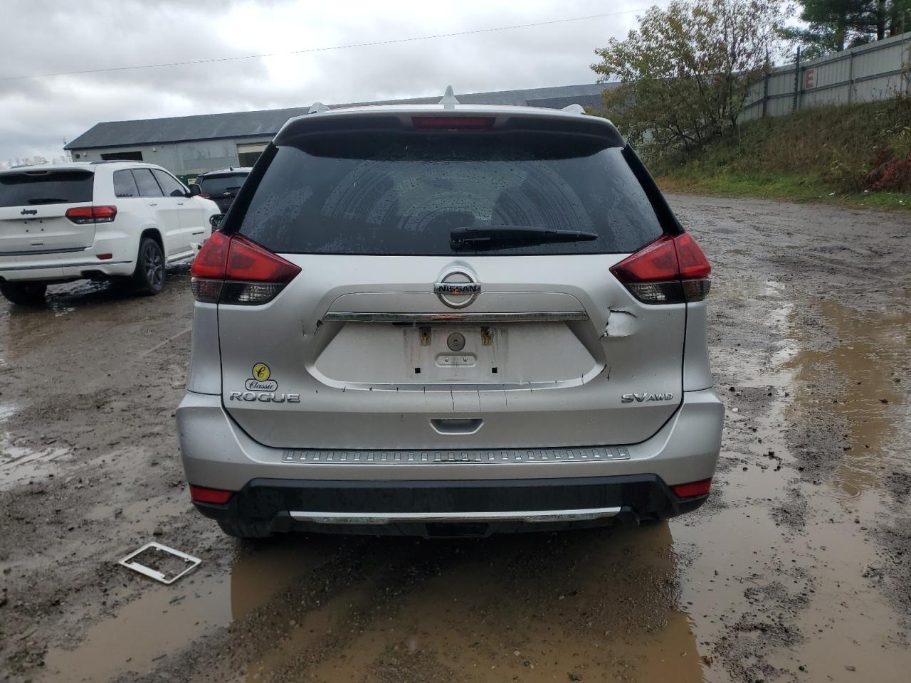 Nissan Rogue S Image 4