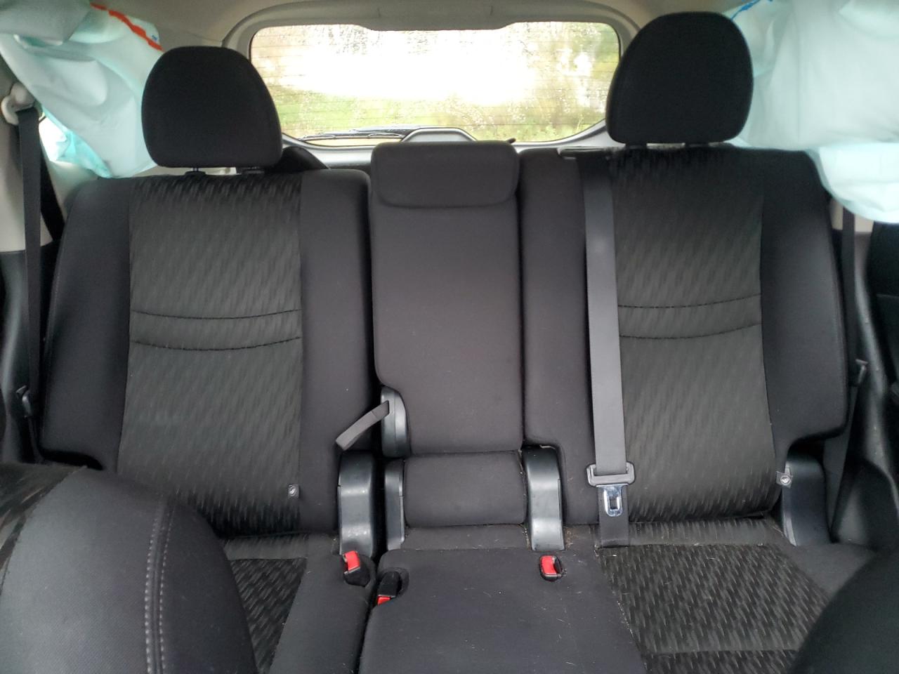 Nissan Rogue S Image 5