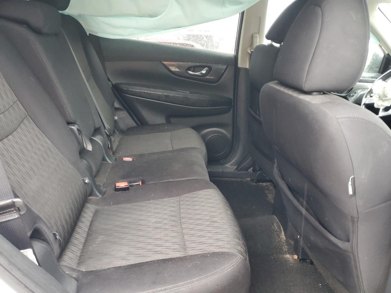 Nissan Rogue S Image 9