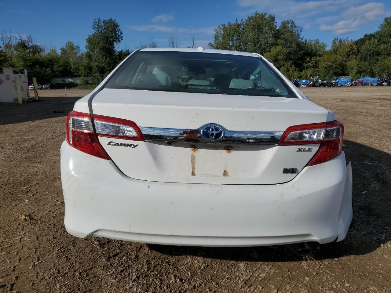 Toyota Camry Hybrid Image 10