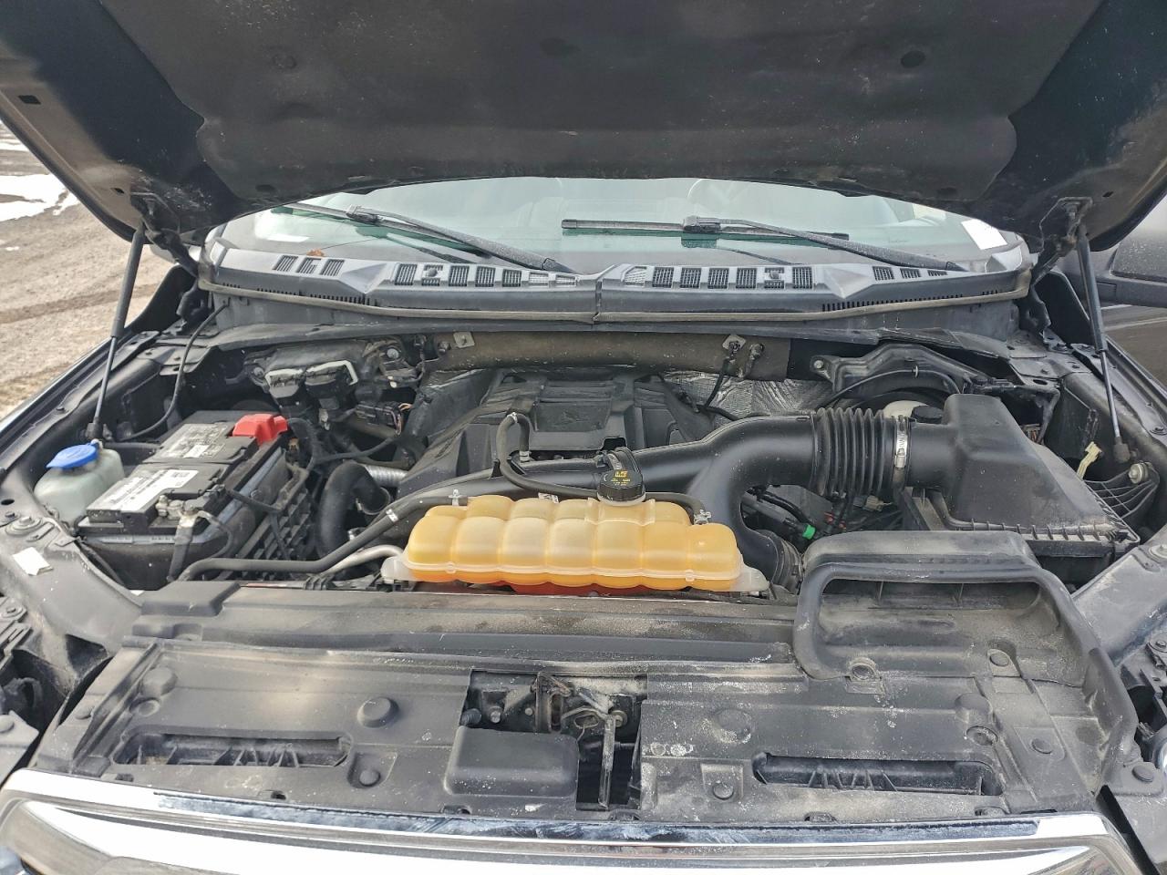 Ford F-150 Supercrew Image 12