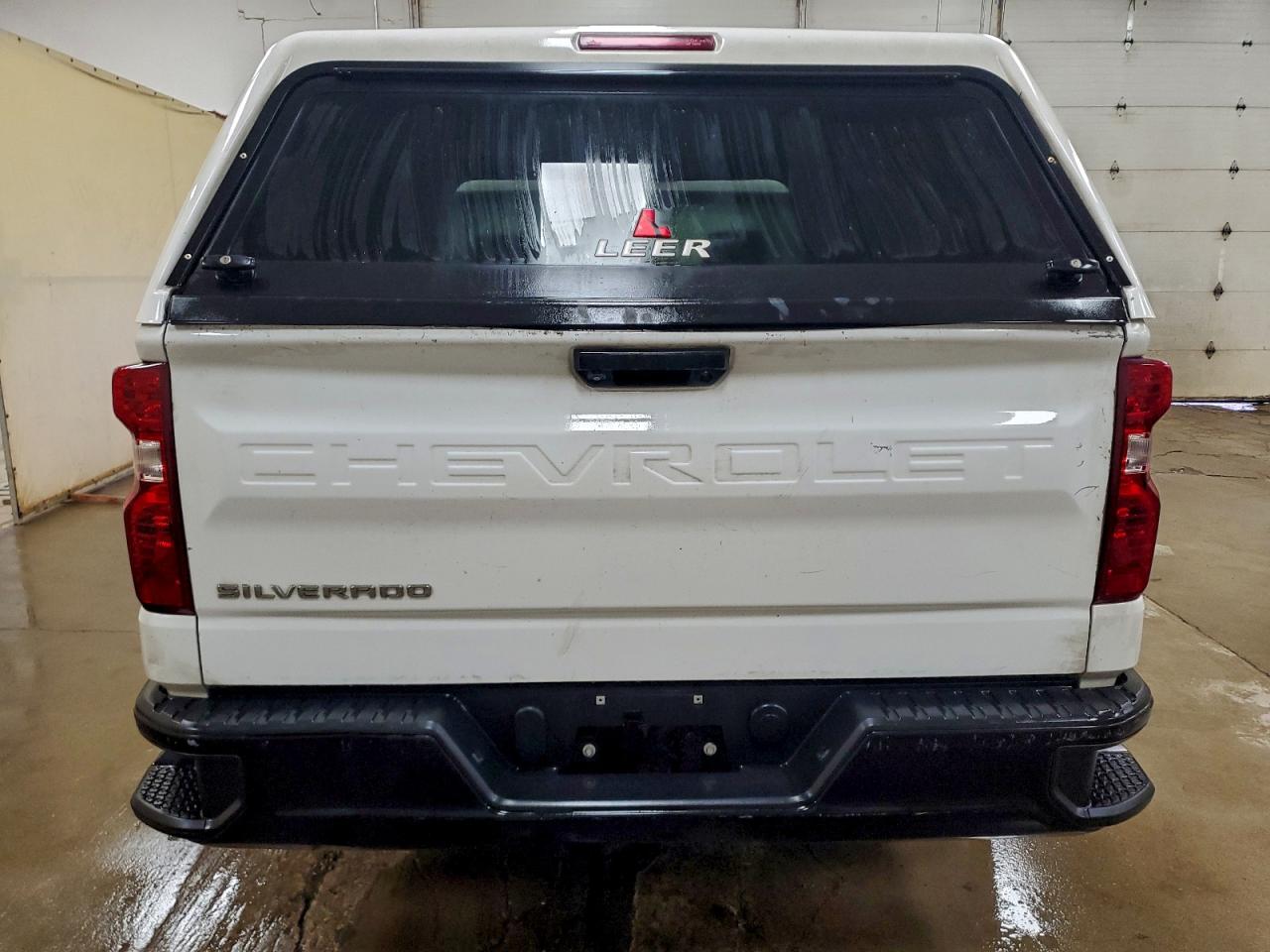 Chevrolet Silverado C1500 Image 8