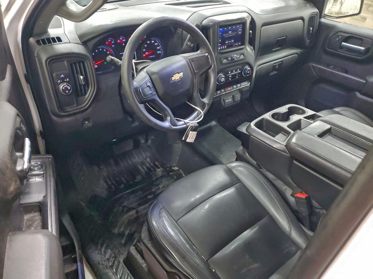 Chevrolet Silverado C1500 Image 10