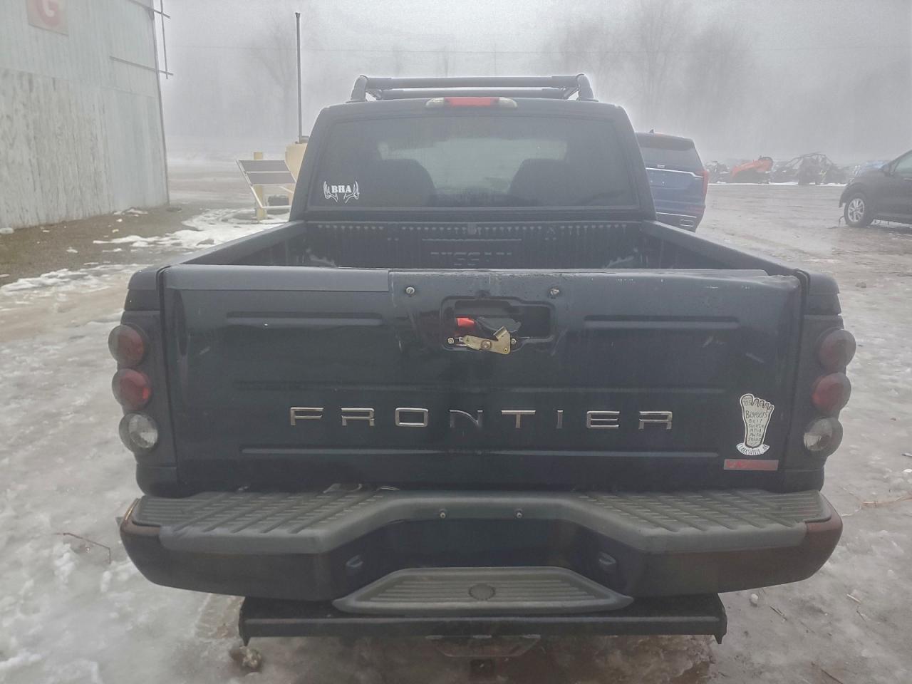 Nissan Frontier Crew Cab Sc Image 10