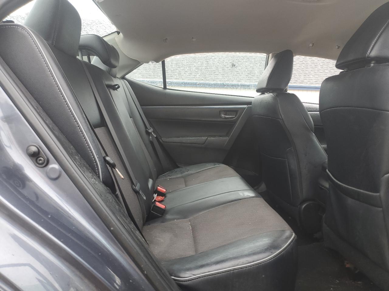 Toyota Corolla L Image 9