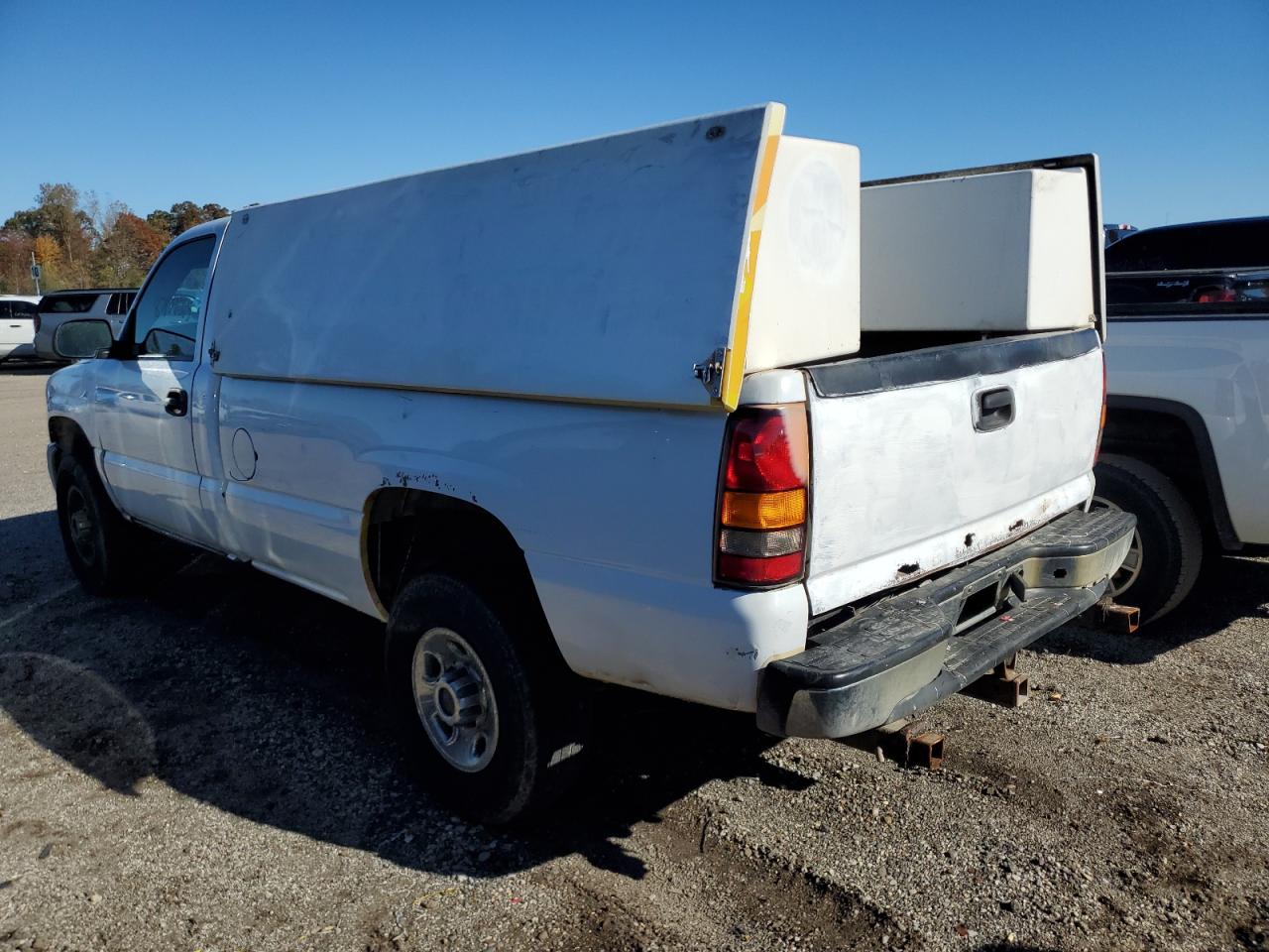 GMC Sierra C2500 Heavy Duty Image 11