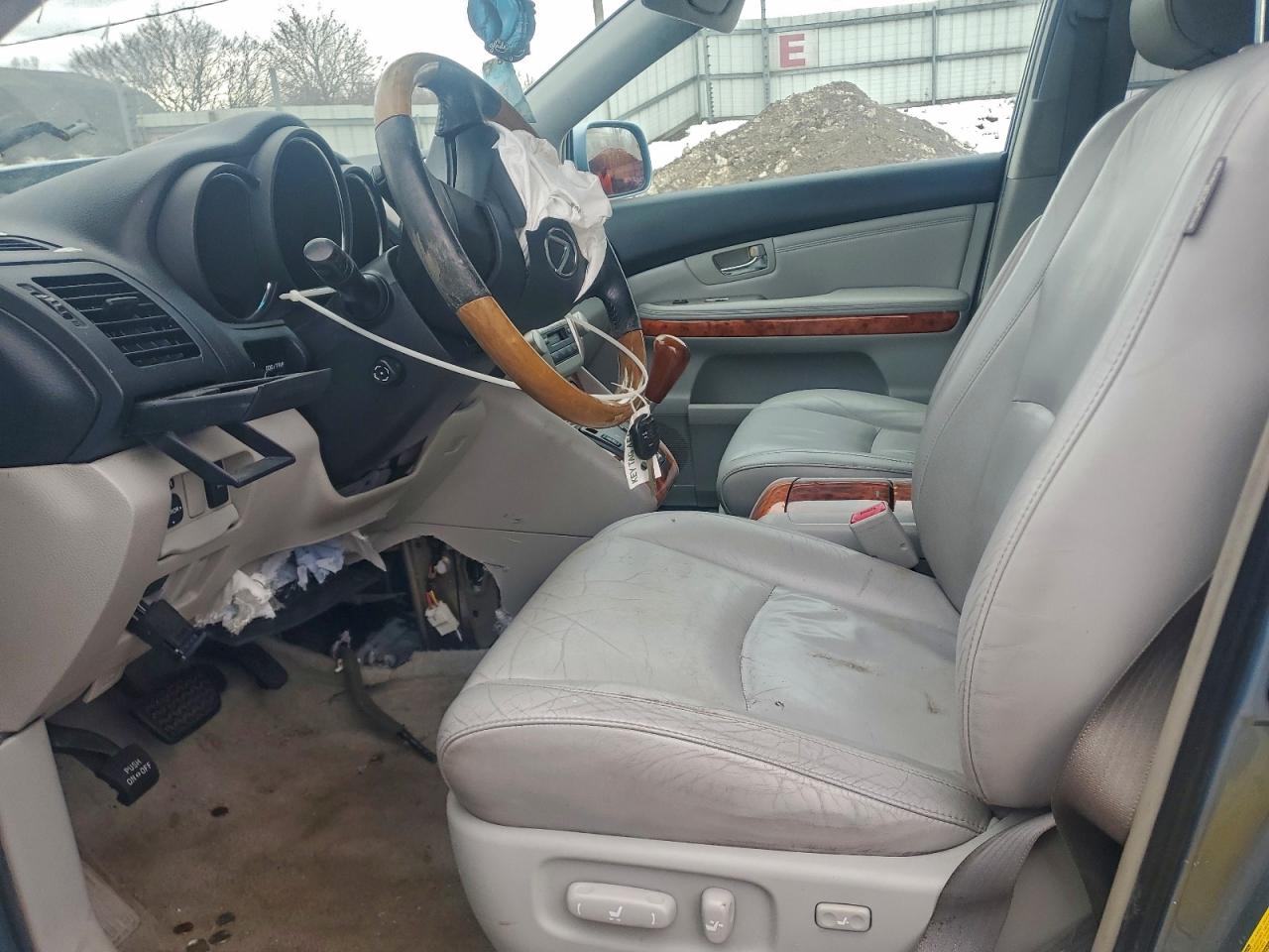 Lexus RX 330 Image 9