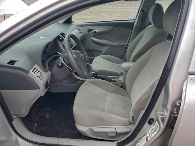 Toyota Corolla Base Image 8