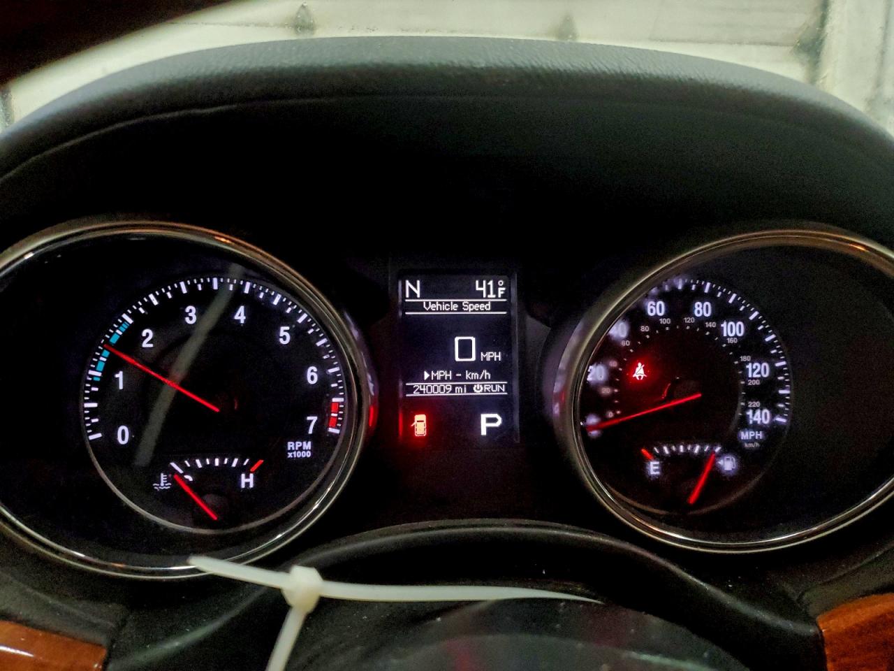 Jeep Grand Cherokee Overland Image 8