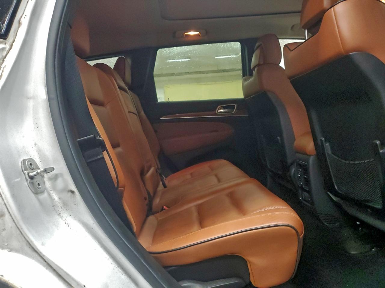 Jeep Grand Cherokee Overland Image 10