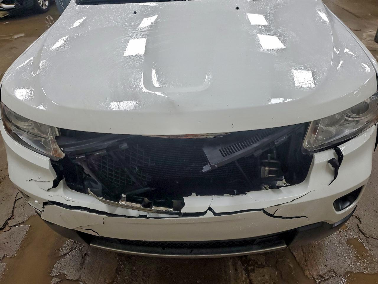 Jeep Grand Cherokee Overland Image 6