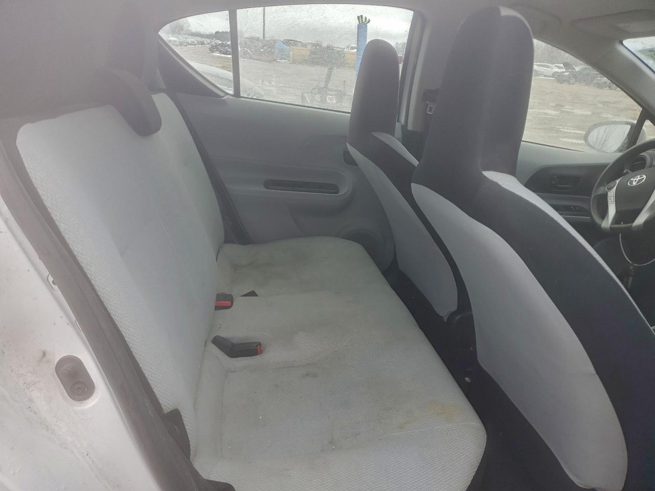 Toyota Prius Image 8