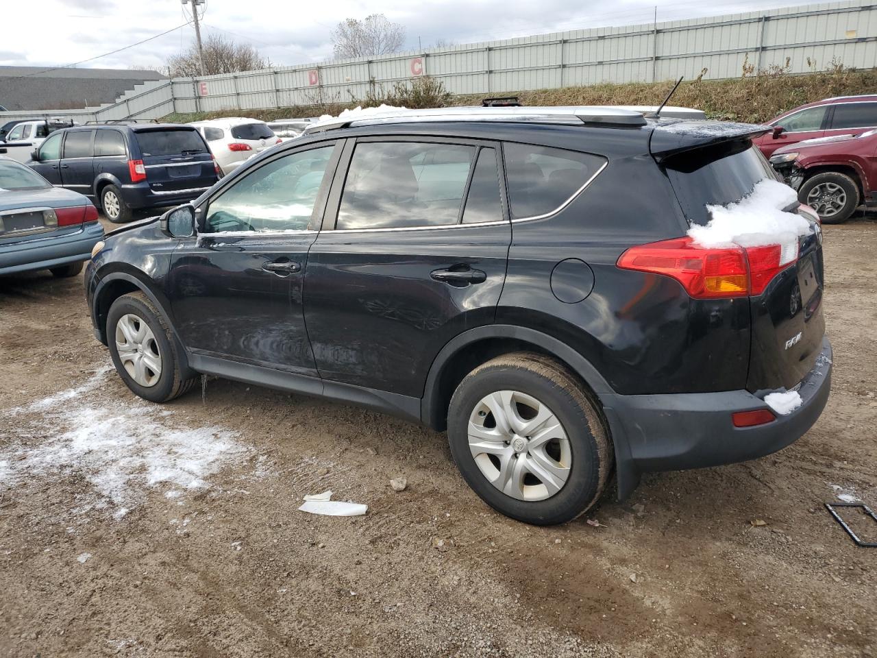 Toyota RAV4 Le Image 2