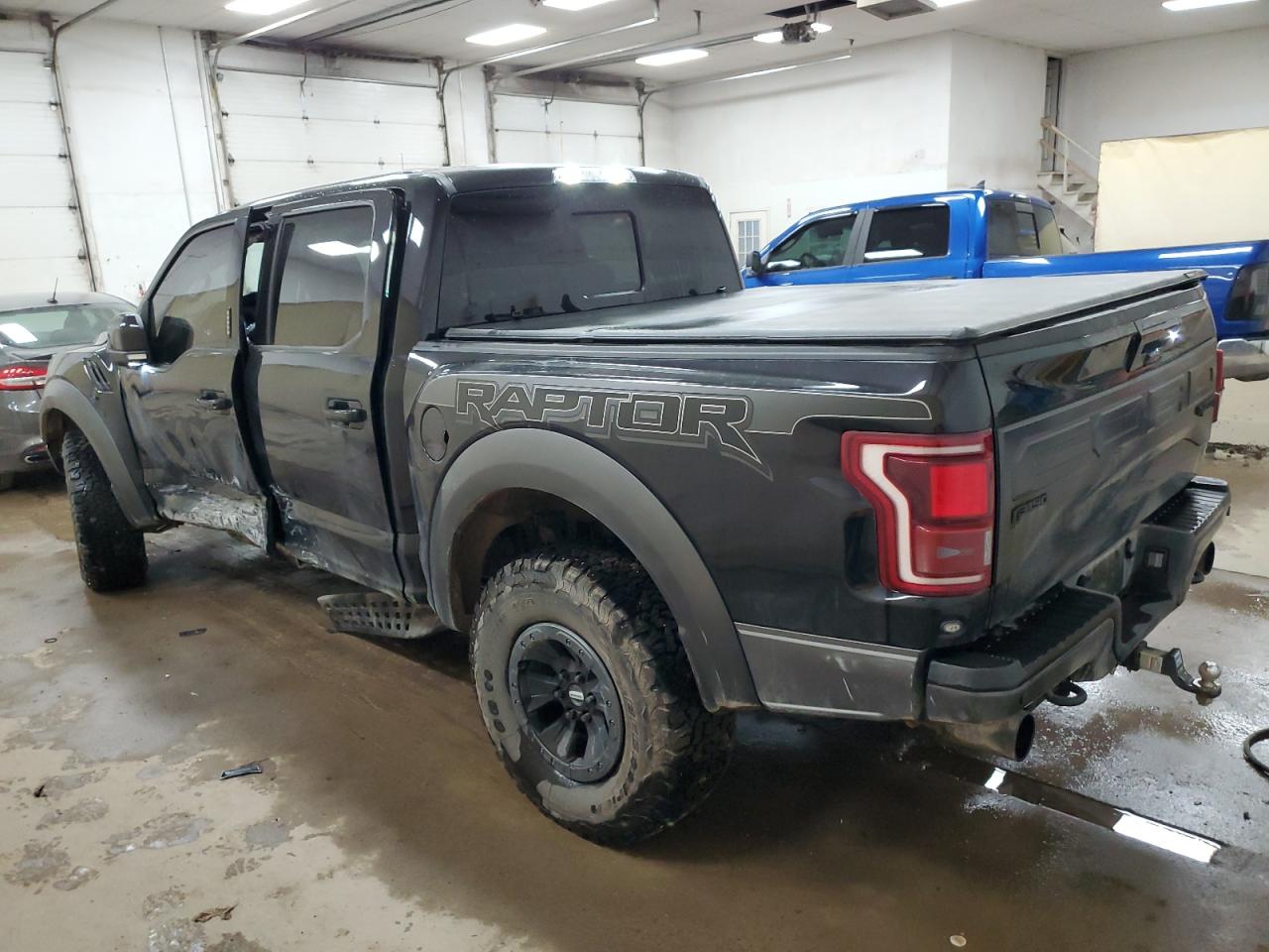 Ford F-150 Raptor Image 4