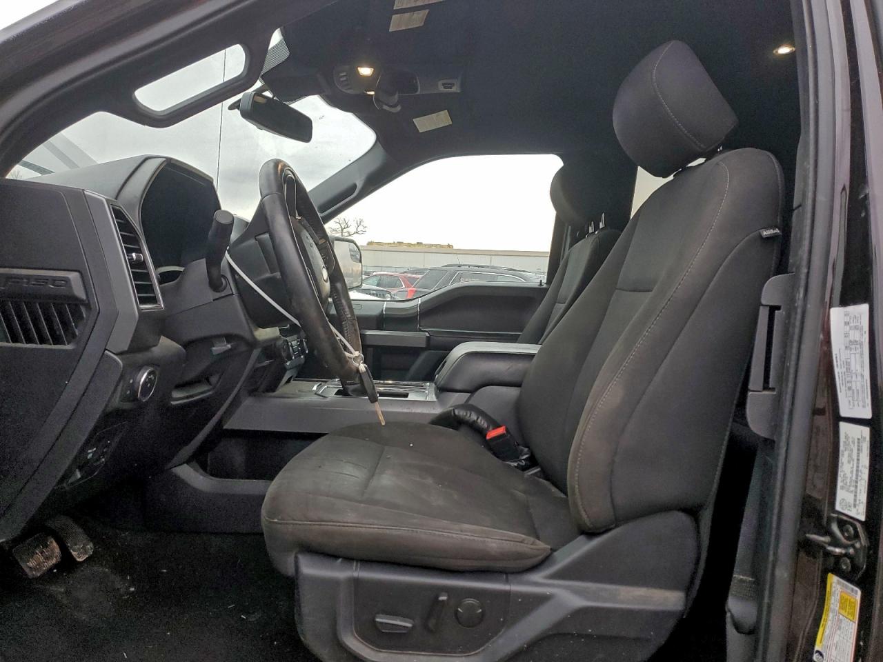 Ford F-150 Super Cab Image 11