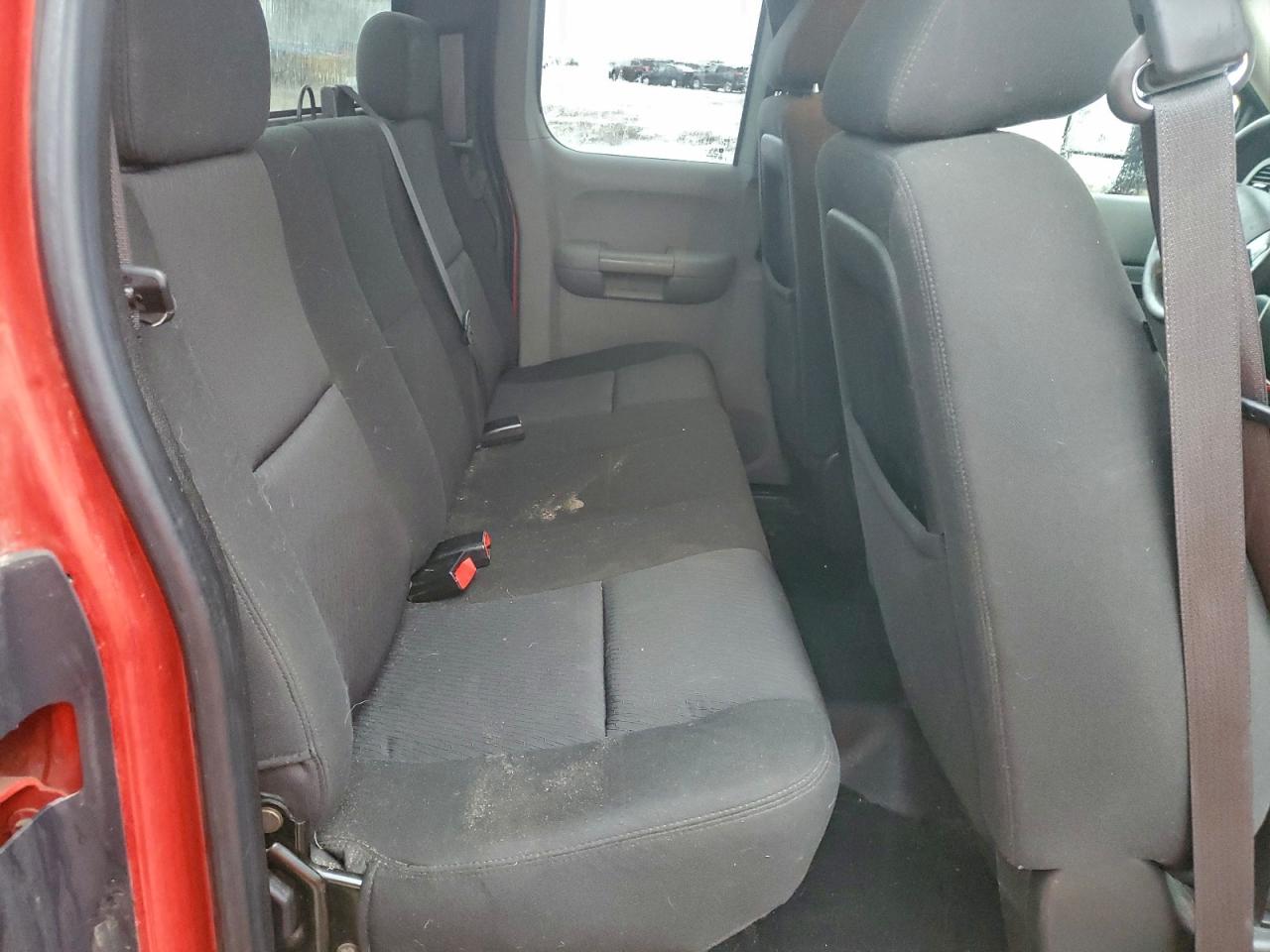 Chevrolet Silverado K1500 Image 3