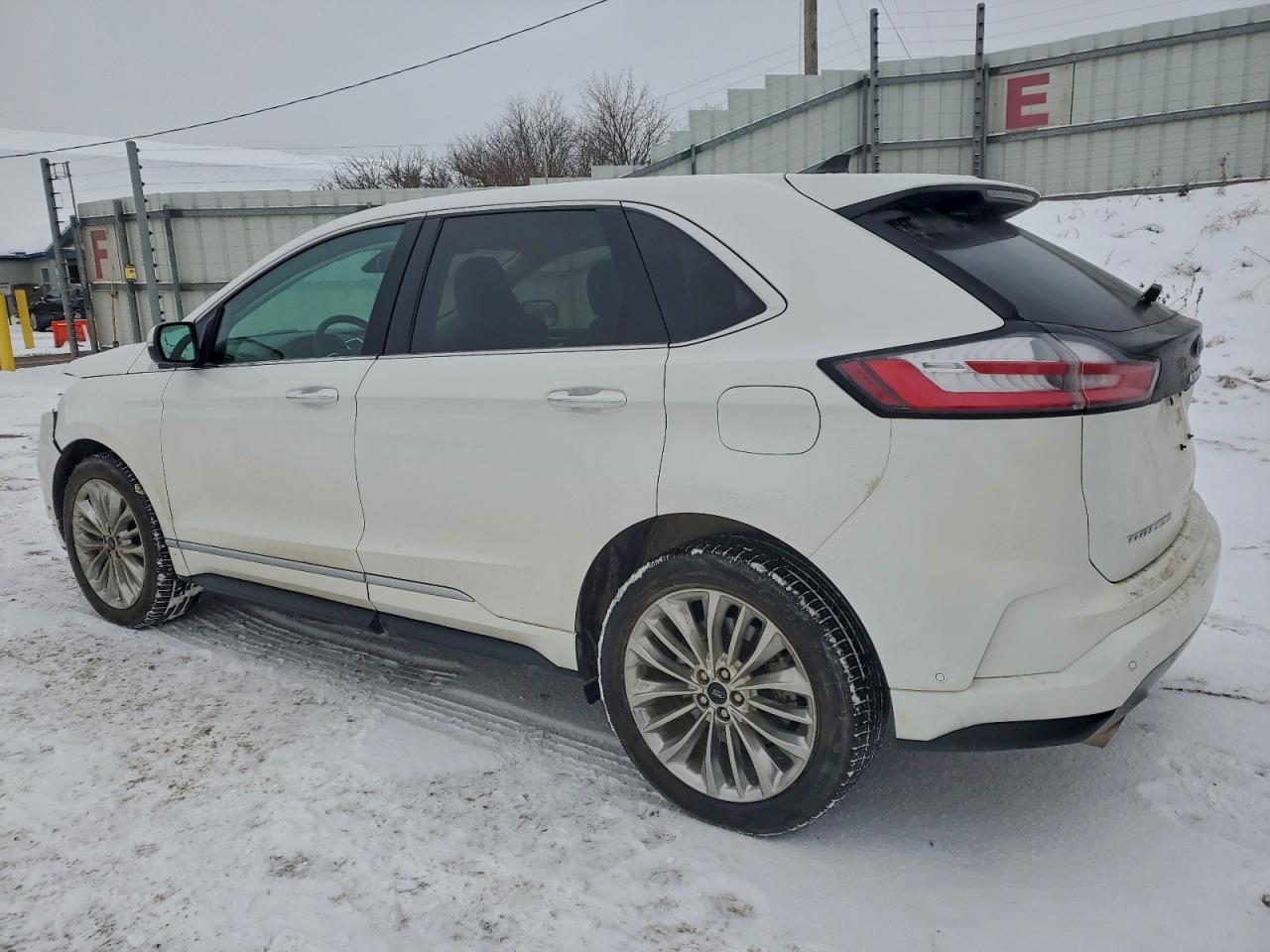 Ford Edge Titanium Image 2
