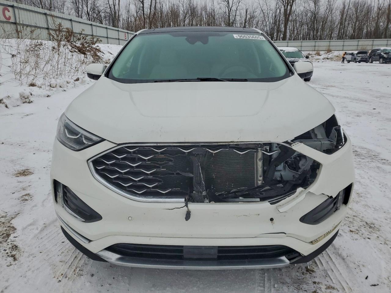 Ford Edge Titanium Image 8