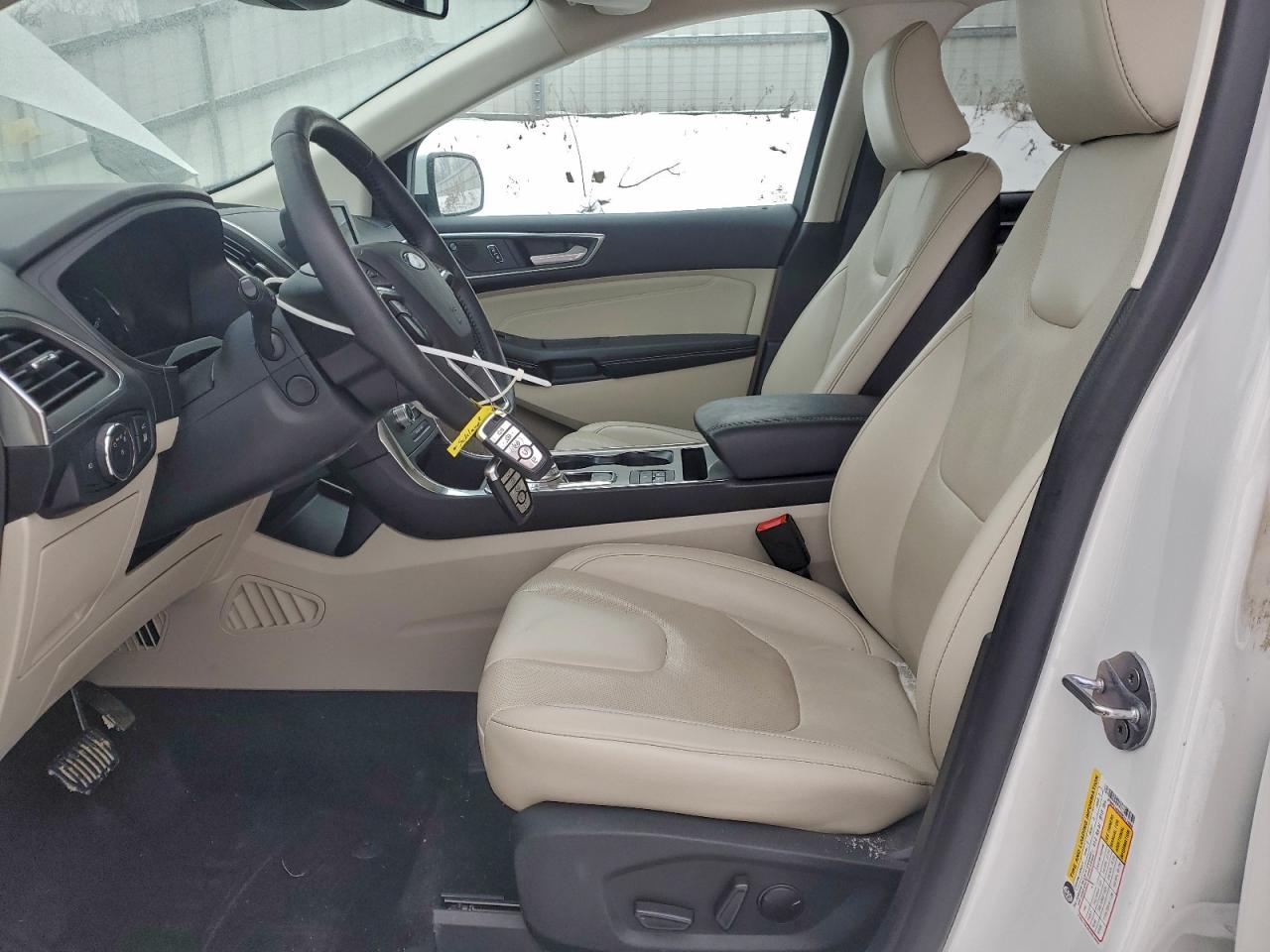 Ford Edge Titanium Image 12