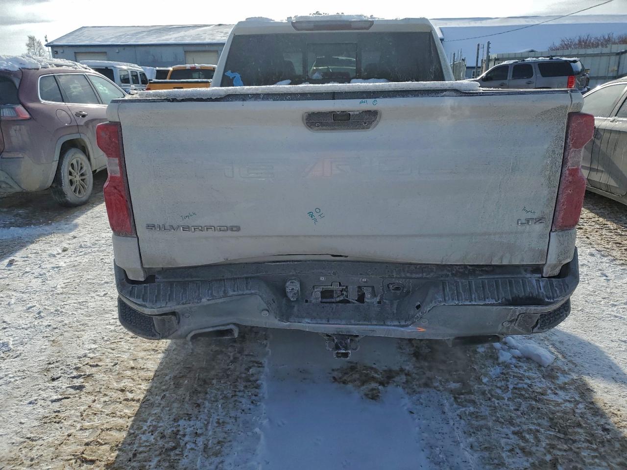 Chevrolet Silverado K1500 Ltz Image 6