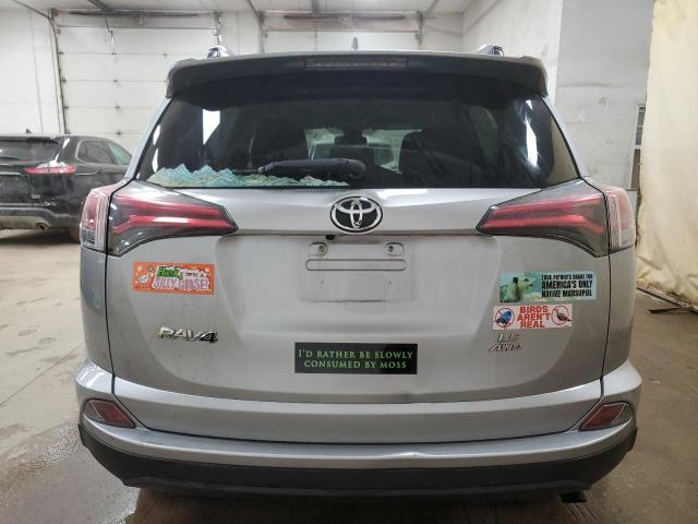 Toyota RAV4 Le Image 7