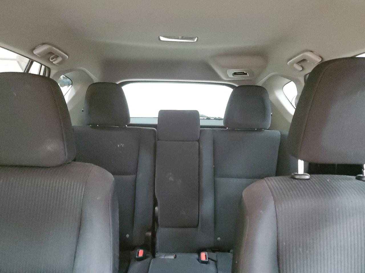 Toyota RAV4 Le Image 4