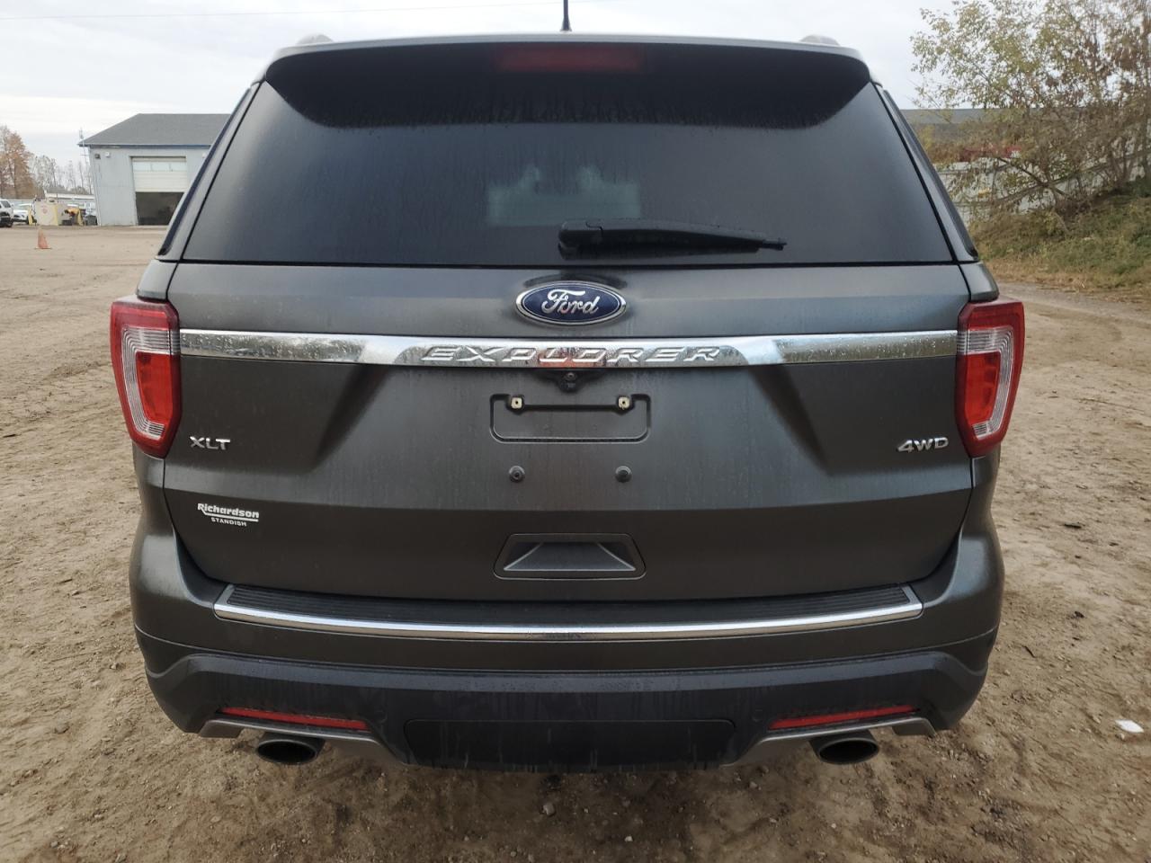 Ford Explorer Xlt Image 6