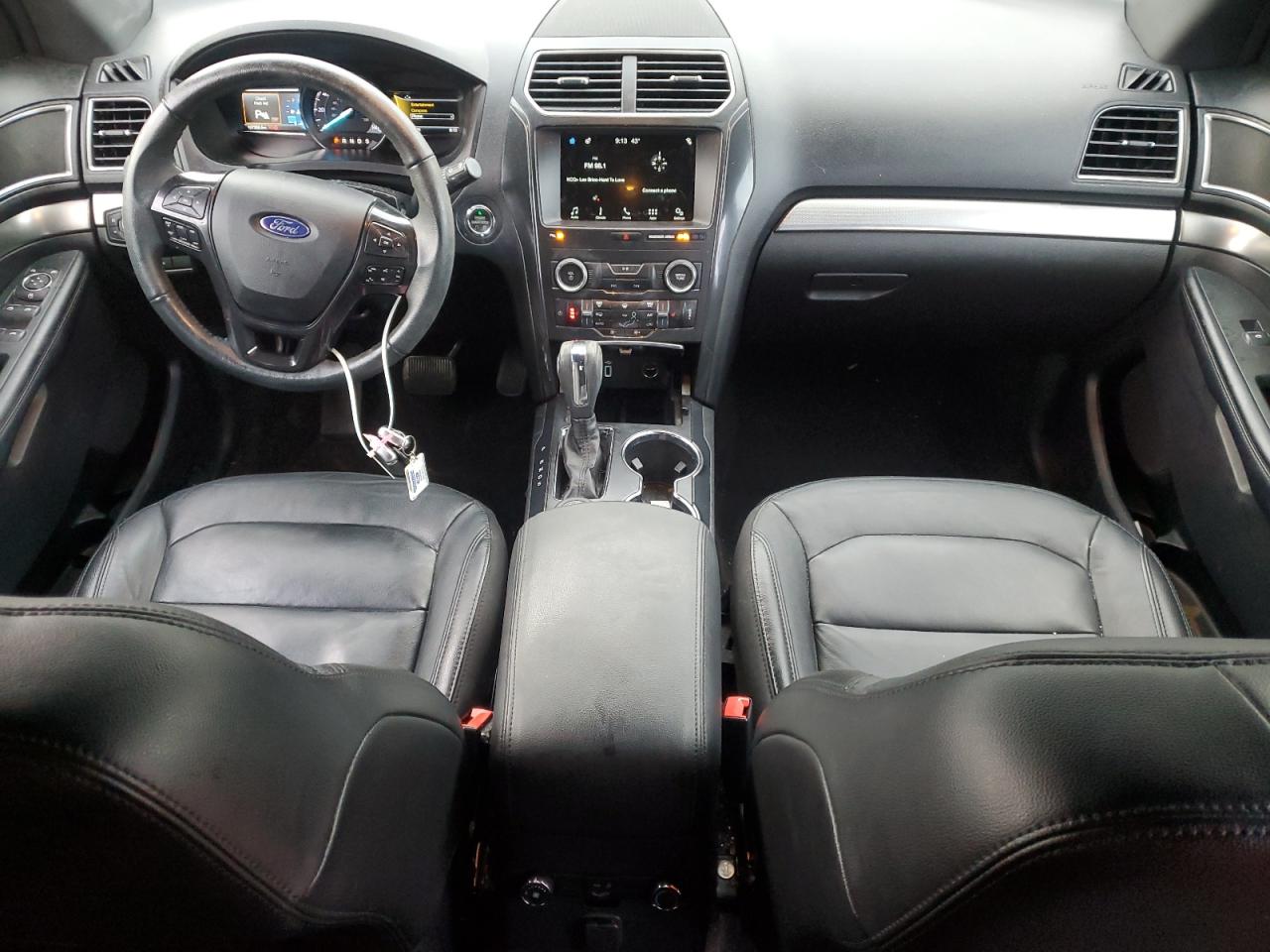 Ford Explorer Xlt Image 11