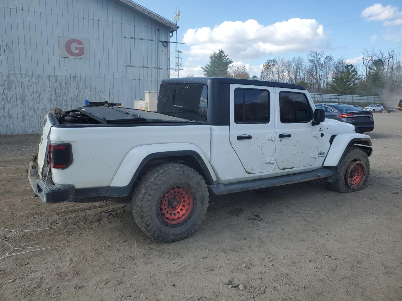 Jeep Gladiator Overland Image 14