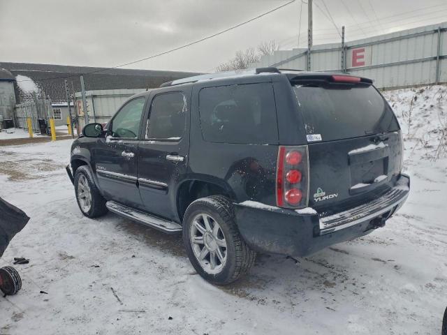 GMC Yukon Denali Image 5