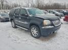 GMC Yukon Denali Image 3