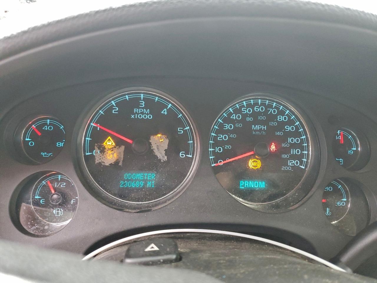 GMC Yukon Denali Image 7