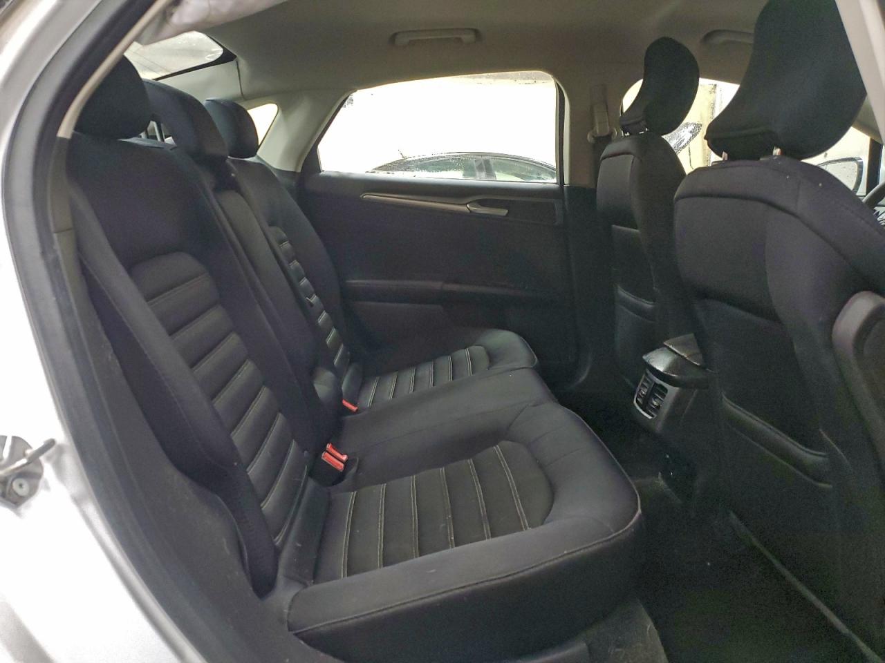 Ford Fusion Se Image 11