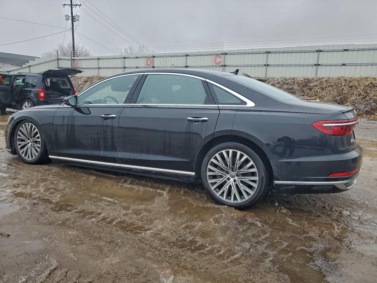 Audi A8 L Image 5