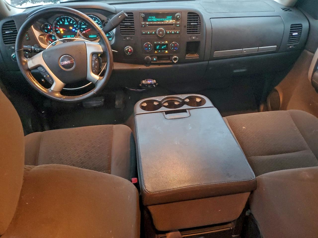 GMC Sierra K1500 Image 9